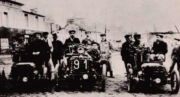 Il 22 luglio del 1894: la prima corsa automobilistica.